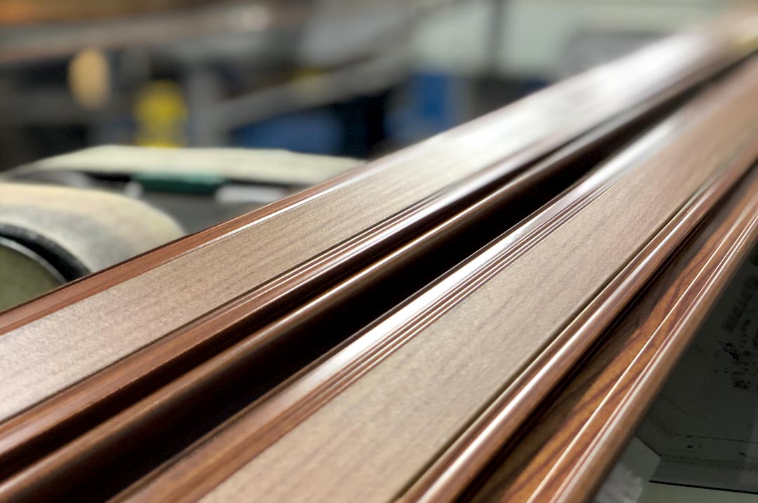 finiture-viv-decoral-alluminio-effetto-legno